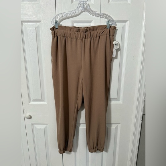 Bar III Trendy Plus Size Paperbag-Waist Jogger Dress Pants Warm Ginger 1X NWT - Picture 4 of 11